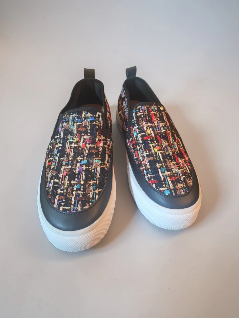 NWT MAURICES Slip-On Casual Sneakers in Multicolor Tweed SIZE 8.